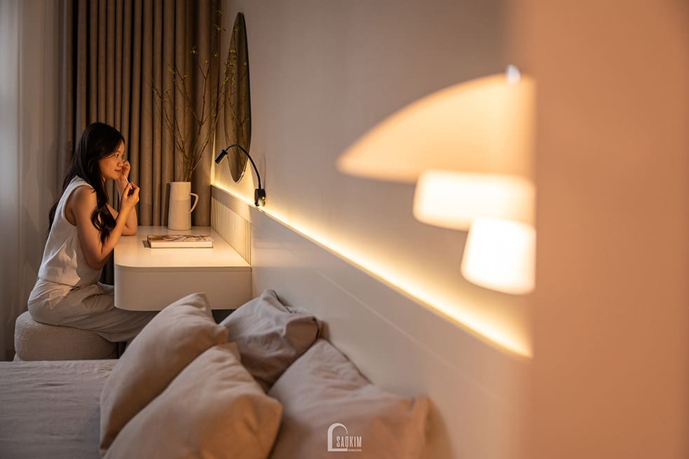 Thiết kế thi công nội thất phòng ngủ master - bàn trang điểm chung cư phong cách Wabi Sabi mix Japandi dự án Hà Nội Paragon 138m2