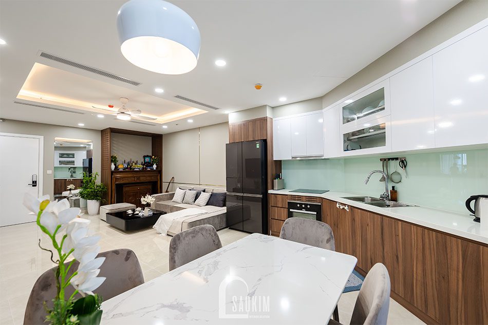 Không gian mở giữa phòng khách và bếp giúp nơi đây thêm phần rộng thoáng