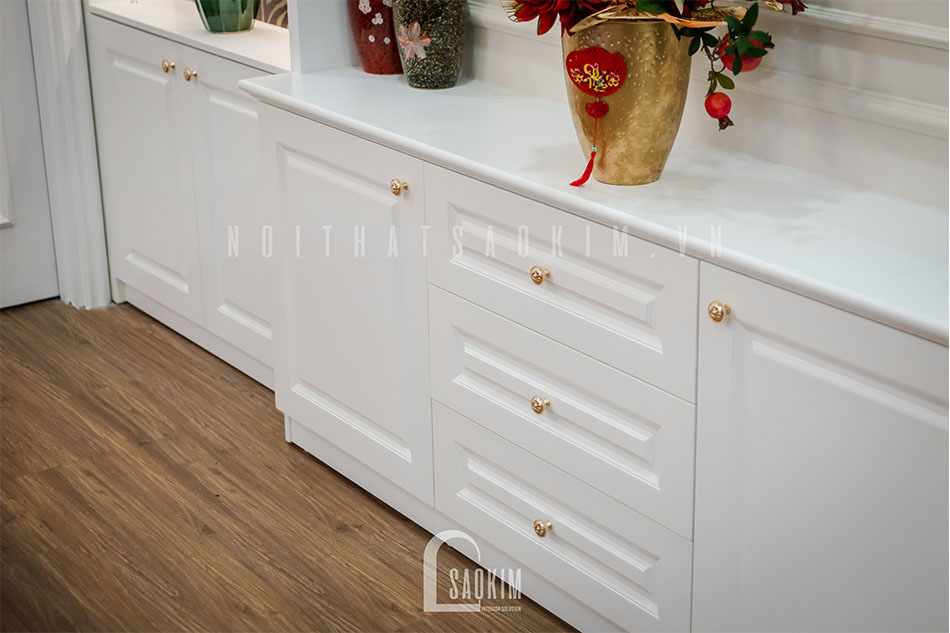 Thi công nội thất căn hộ phong cách Tân Cổ Điển dự án Le Grand Jardin Sài Đồng - tủ trang trí thiết kế tân cổ điển gam màu trắng