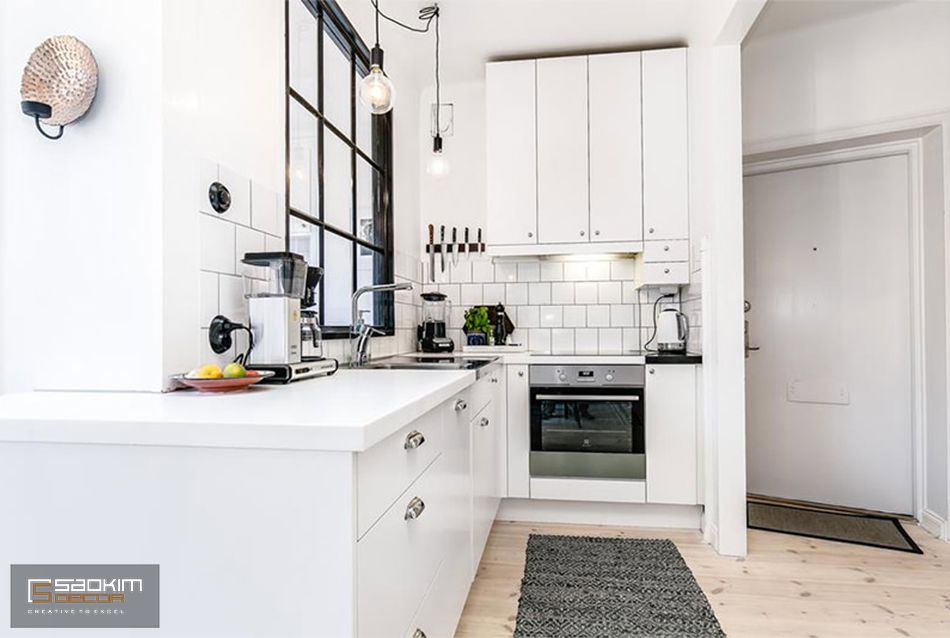 Nội thất gian bếp đầy đủ tiện nghi và được sắp xếp khéo léo, khoa học